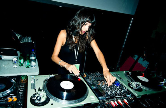 Veronica_Vasicka_Minimal_Wave_DJ_gigs_568